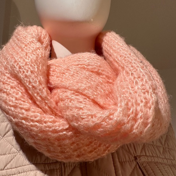 Infinity very soft and cozy peach scarf - Picture 3 of 9